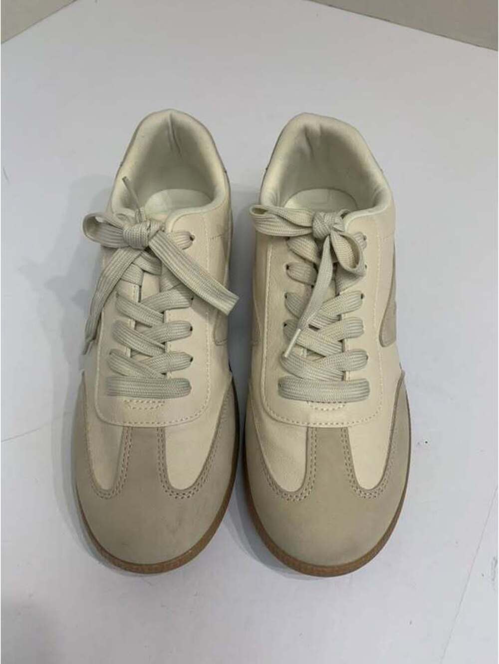 DV by Dolce Vita "Quantum" Low Top Retro Sneakers Size 9